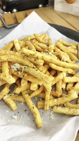Ada yang suka banget sama sensasi keju melimpah yang lumer di lidah. Kalau kamu, tim mana? Komen di bawah! 👇 #TimManaKamu #CheesyBliss #SnackChallenge #BlissyChallange Jawab di kolom komentar!