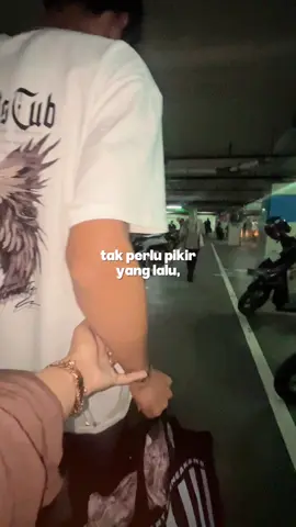 walaupun jaringan jelek, tapi cintaku padamu perfect 🤧 #rindupelukmu #beranda #viral #CapCut 