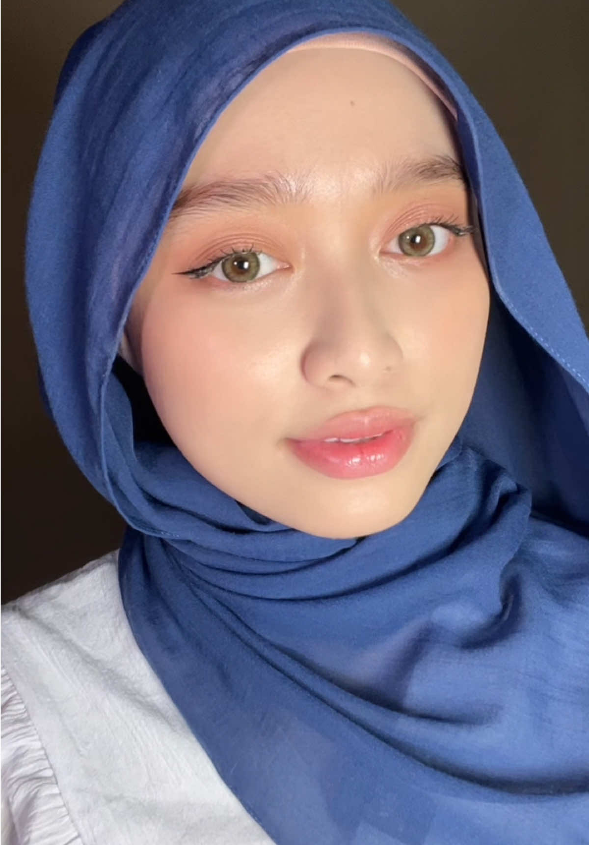 Light on the skin, calming and gives just the right glow while keeping me protected under the sun ☀️ @SKIN1004MY  #skin1004 #skin1004centella #glowuptips #breakoutskin #koreanskincare