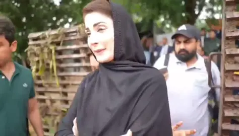 Chief Minister Punjab Maryam Nawaz Sharif visited the relief camps, meeting women and children affected by the floods @maryamnawazofficial #floods #floodsinpakistan 