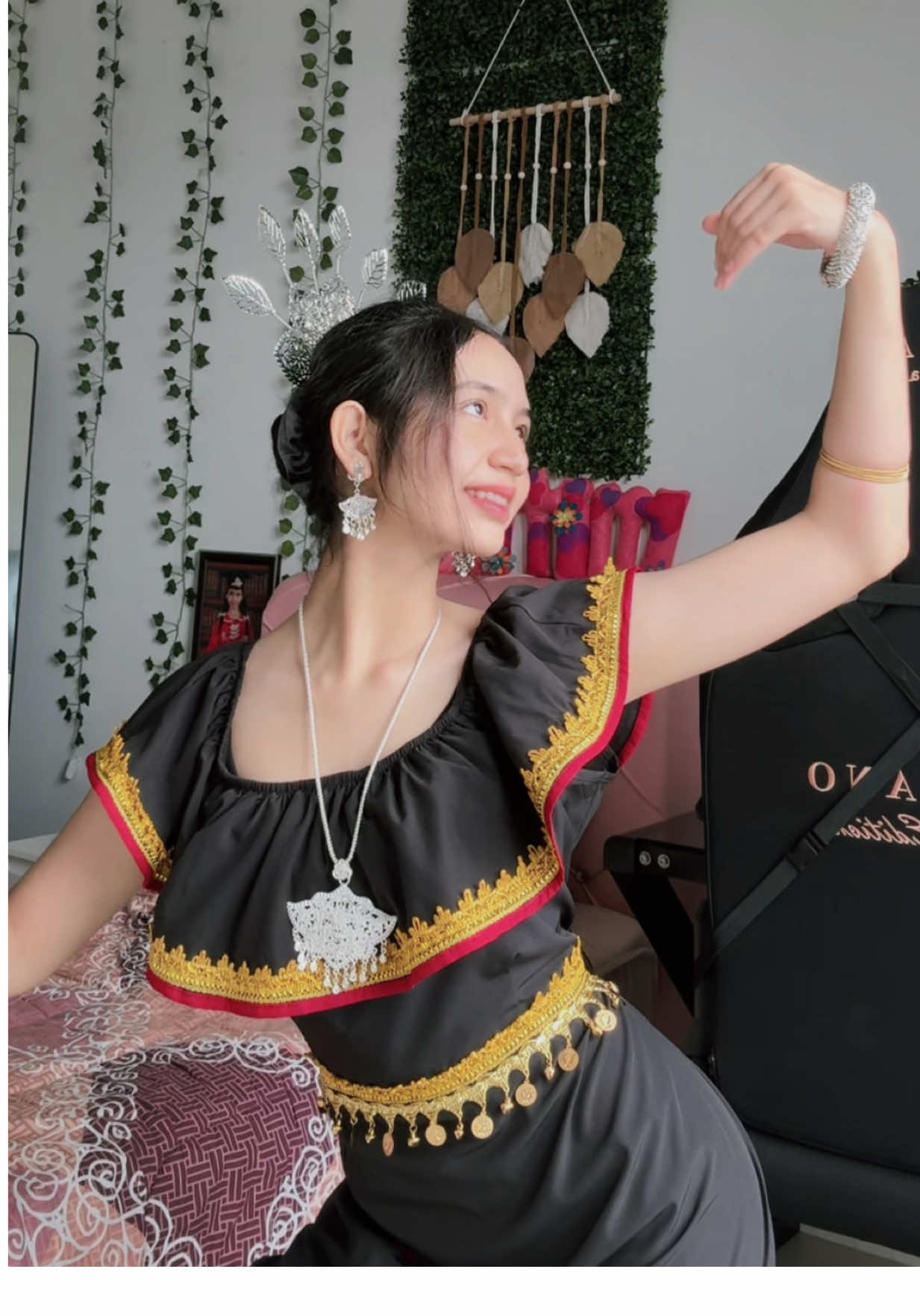 Ngajat Dayang Bintang 🕊️  *ngajat dance challenge 2 versions #fyp #foryoupage #dayangbintang #artist #duerramitilda 
