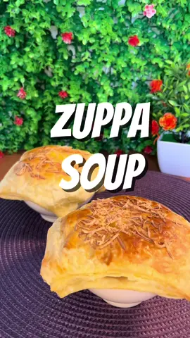 Zuppa Soup ✨ Bahan-bahan : 200 gram daging ayam 1 buah wortel 1 buah jagung 1 buah bawang bombay 1,5 L susu UHT full cream Margarin Oregano Garam,kaldu ayam,lada Puff pastry #masaksimple #kuliner #viral #rellsfyp #fyp 