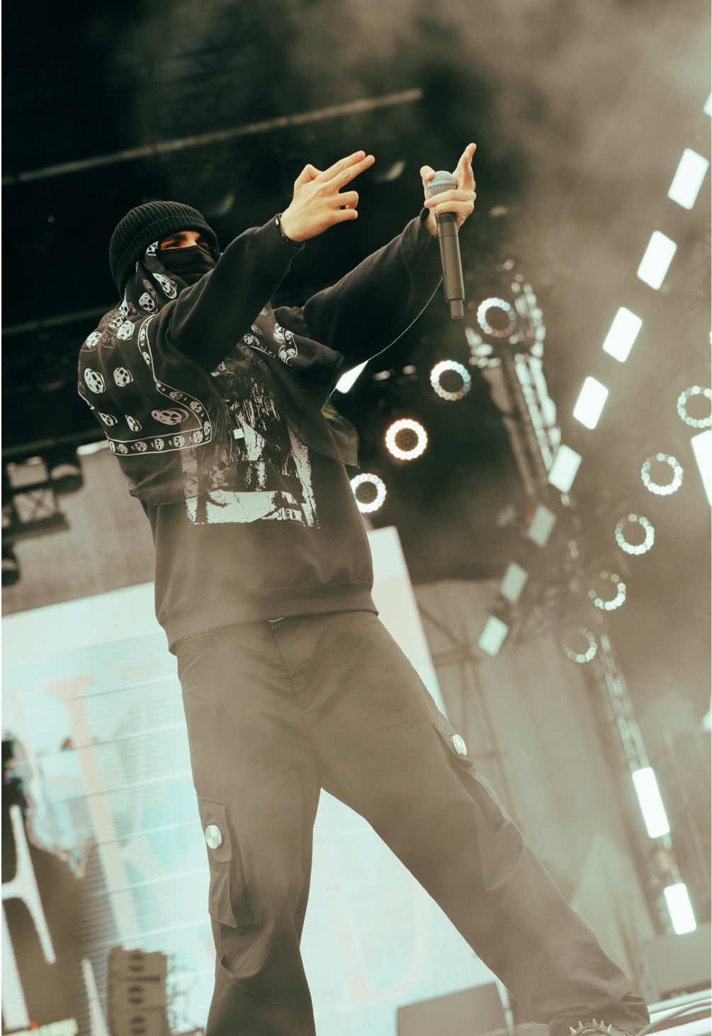 Photo’s of @EsDeeKid you’ve never seen bc I made them #ukunderground #esdeekid #photography #concert #viralvideos 