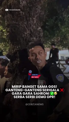 Di tengah gejolak demonstrasi dan protes terhadap DPR RI yang memanas, muncul sebuah kejadian unik dan lucu yang langsung menyita perhatian warganet.  Seorang peserta demo hadir dengan gigi taring “manusia setengah serigala” persis seperti karakter dalam sinetron legendaris Ganteng-Ganteng Serigala (GGS). Gigi tersebut langsung menjadi viral dan memicu gelak tawa netizen di tengah situasi tegang.  Banyak yang mengaitkan kemunculannya dengan skandal anggota DPR Ahmad Sahroni, hingga muncul candaan “GGS = Gara-Gara Sahroni”. Aksi ini dianggap sebagai bentuk satire ringan sekaligus pelepas penat di tengah demonstrasi yang penuh ketegangan. Editor: Tim Redaksi CERITA NEWS. #ceritasulut #ceritanews #ceritamanado #ceritaviral #ceritaindonesia 