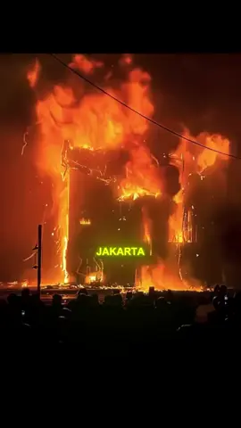 seluruh kejadian pada tanggal 29-08-2025 menjadi lautan api  #indonesiagelap  #indonesia🇮🇩  #pulihkanindonesia  #sakit  #lautanapi 