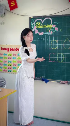 Các bé đã sẵn sàng bước vào năm học mới chưa nào 😚              #giaovientieuhoc #thuctapsinh @Áo Dài CHUU 🥰 #xuhuong 