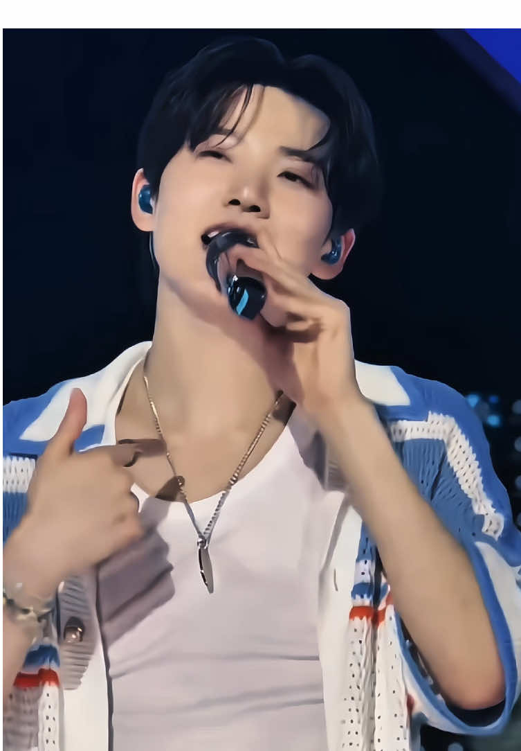 OH GOD #junkyu is so pretty #kimjunkyu #treasure #treasure_yg #idolfestattack 