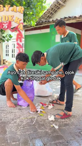 Inisiatif e ayo digerakno tangane #karangtaruna #karangtarunaindonesia #17agustus 