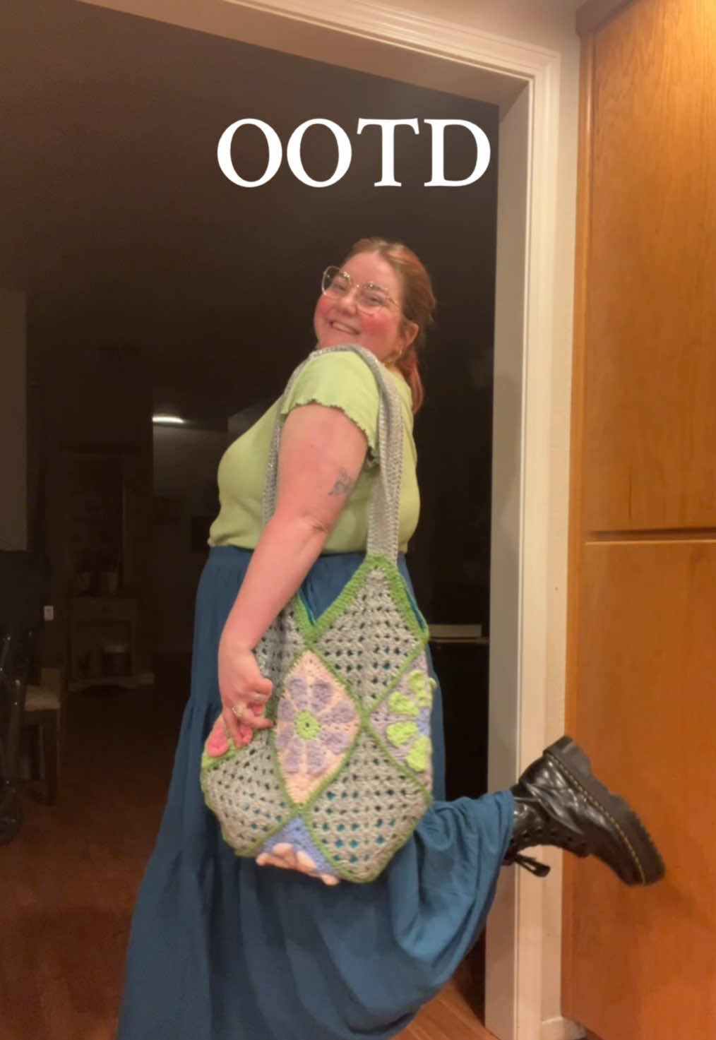 #crochetideas #crochetpurse #OOTD #outfitideas #docmartensfits #whimsicalaesthetic #plussizeoutfit #jewelrylover 