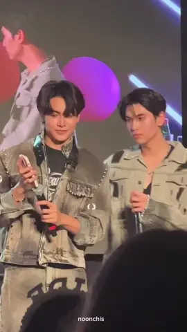 JoongDunk play the Song 