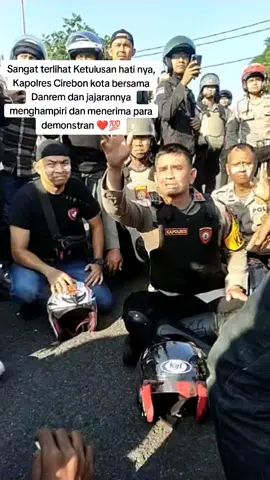 Beliau salah satu sosok Kapolres panutan dengan Pa Danrem juga, mereka orng orang hebat,humanis , insha Allah rakyat jg menghormatimu pak  #polresciko #Cirebonberintan #kapolresterbaik #danremterbaik #kapolrescirebonkota 