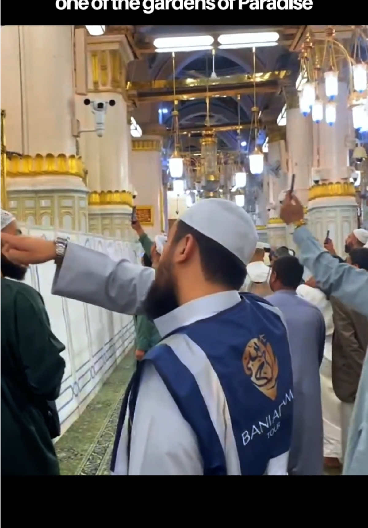 During our Umrah groups we take you to visit Rawdah, one of the gardens of Paradise m✨. The Prophet (ﷺ) said, 