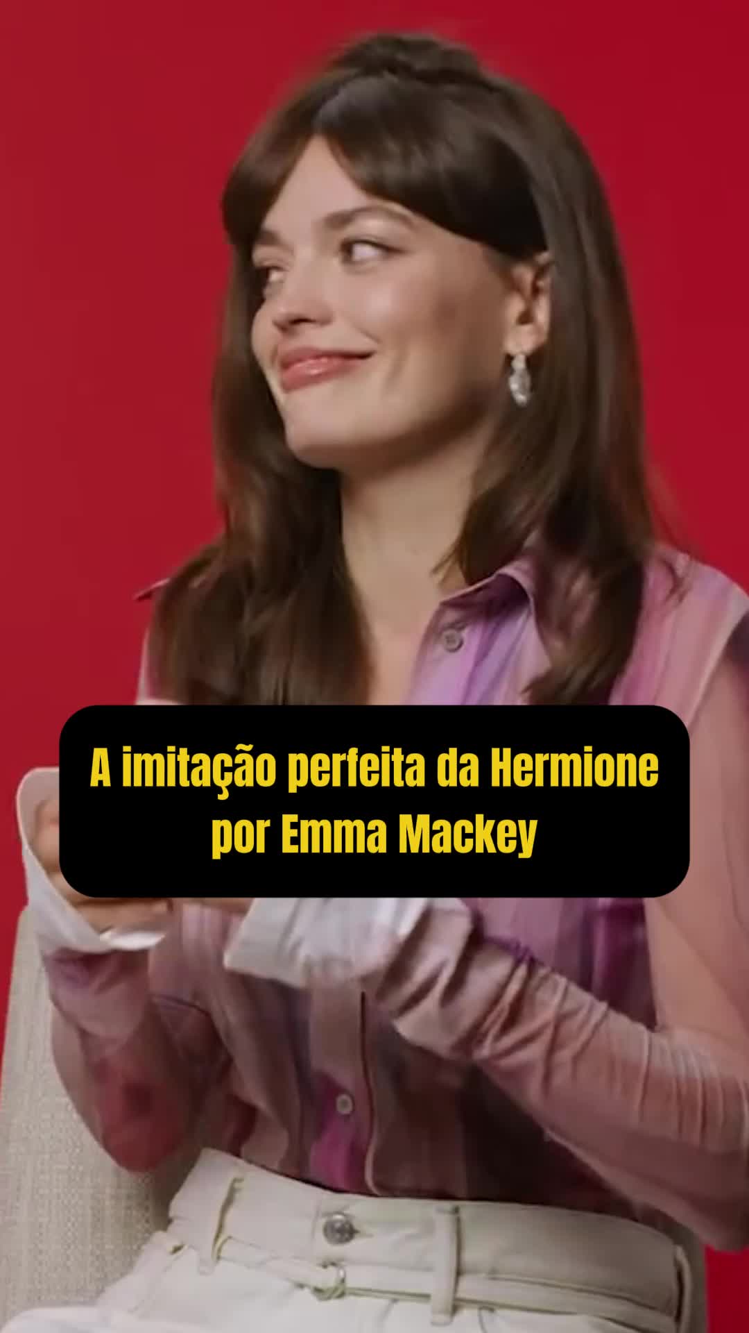 Você não sabia que PRECISAVA ver a Emma Mackey imitando a Hermione Granger da Emma Watson até ver a Emma Mackey imitando a Hermione Granger da Emma Watson! #harrypotter #hermione #hermionegranger #emmamackey #emmawatson