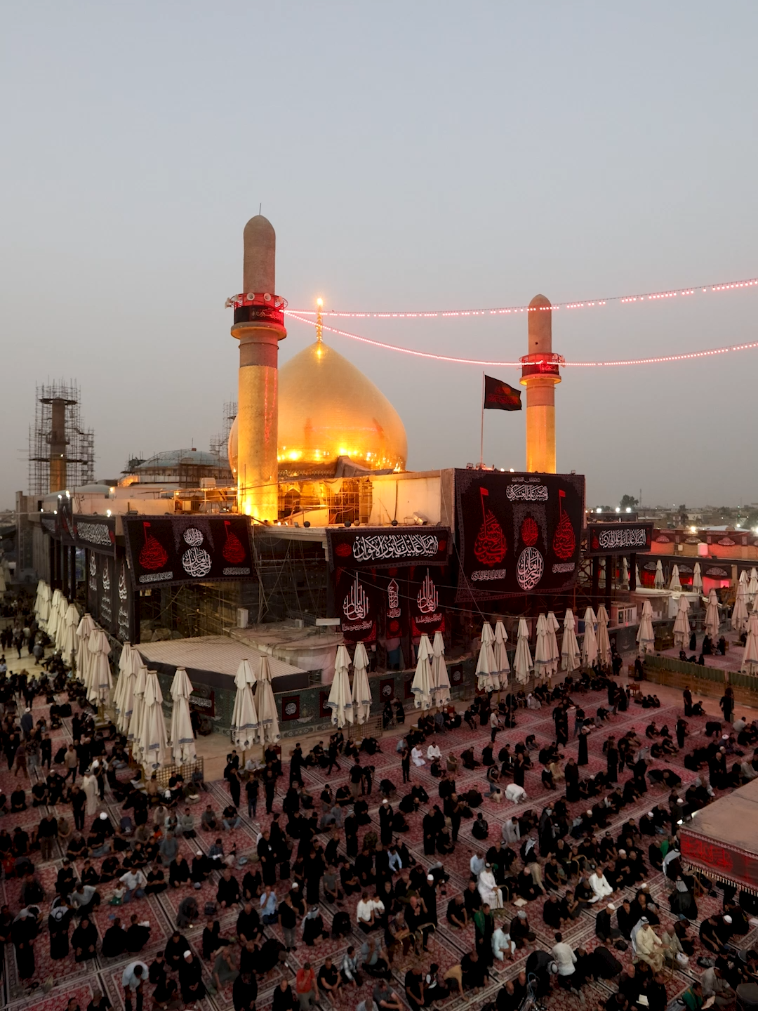 لك العزاء سيدي يا صاحب العصر والزمان باستشهاد أبيكَ الامام الحسن العسكري عليه السلام ⏳ الأحد ٧ شَهرِ ربيع الأول ١٤٤٧ هـ ٣١\٨\٢٠٢٥م 📡 #قناة_الجوادين 🏴 #العتبة_الكاظمية_المقدسة