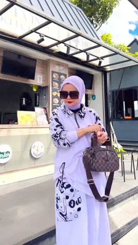 #fyppp #fypage #setelanrok #outfitkekinian #semangatberjuang 
