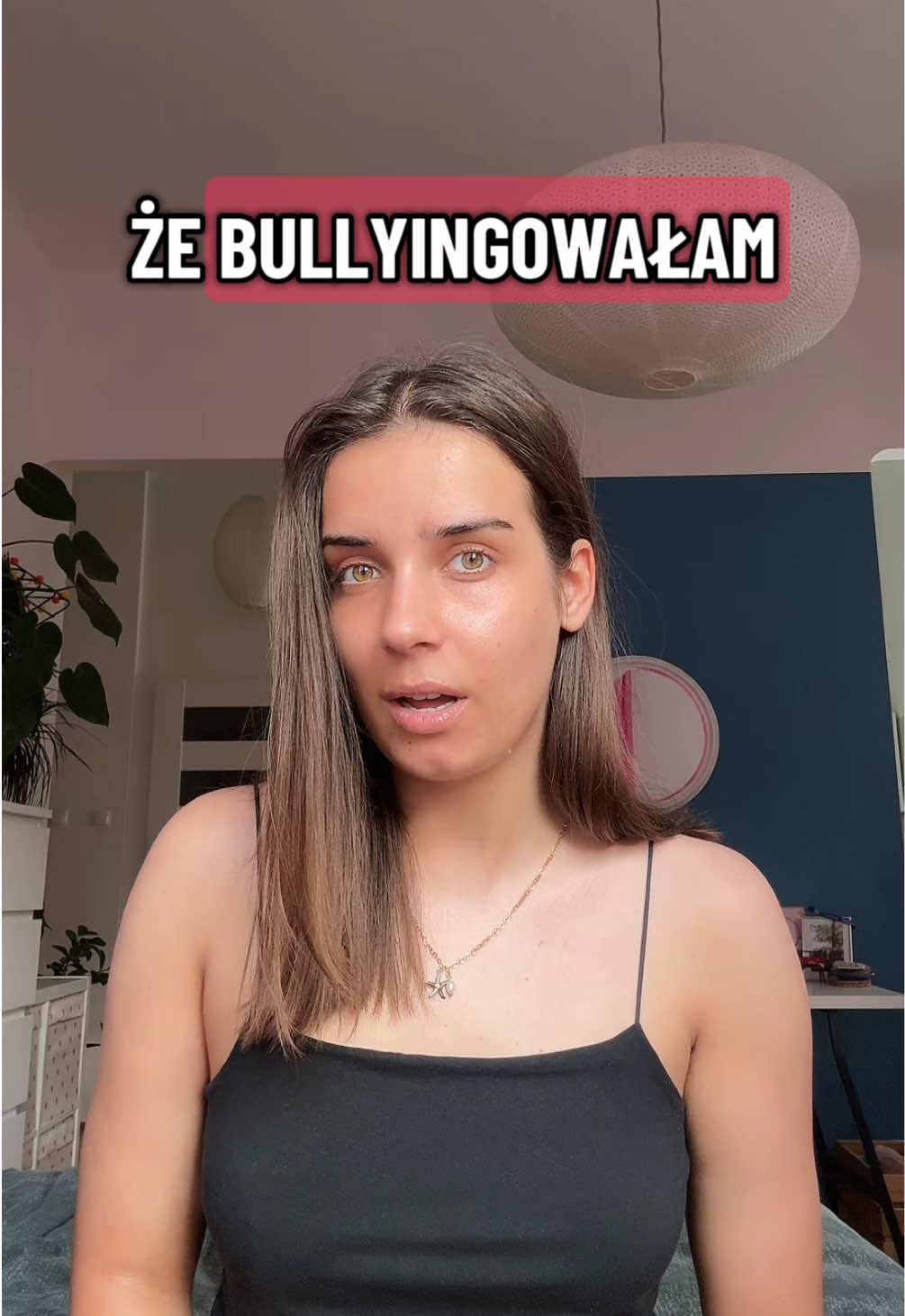 💬 Bullying zostawia ślad na całe życie. Jeśli jesteś ofiarą przemocy rówieśniczej:   👉🏼 Powiedz komuś dorosłemu – rodzicowi, nauczycielowi, pedagodze w szkole. 👉🏼 Nie zostawaj z tym sam_. Szukaj wsparcia specjalistów – psycholog, telefon zaufania, fundacje pomagające ofiarom przemocy. 📞 116 111 – Telefon Zaufania dla Dzieci i Młodzieży (czynny 24/7, darmowy), 📞 800 12 12 12 – Dziecięcy Telefon Zaufania Rzecznika Praw Dziecka, 📞Niebieska Linia: 800 120 002. Pamiętaj: to nie Twoja wina.  #stopprzemocy #stophejt #bezpieczeństwo 