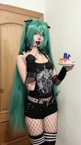 в тгк:rincospl интересные фотки))🤭 #хатсунемику#косплей#тренд#miku#cosplay 