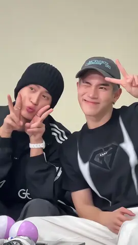 So proud of you guys, you're amazing to have reached this point, of course thanks to the support of the fans as well, thank you to everyone who has always supported them both.🤍🤍 @Gemini_nt @Fourth @LOOK KHUNNOO  I LOVE U GEMINIFOURTH 🥹🫶 #geminifourth #gfawakeconcert #gfawakeconcertd1 #gfawakeconcertd2 #khunnoo 