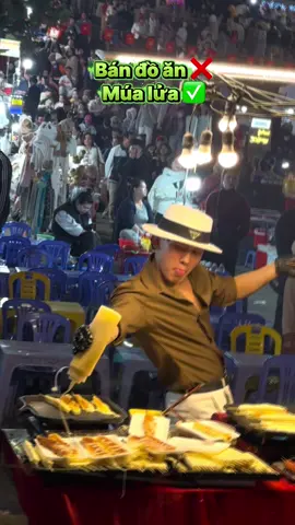 Đi chợ đêm Đà Lạt thấy đông người cứ ngỡ Idol nào không đó 🤣🤣🤣 #tiktokviral #xuhuong #thinhhanh #dalat #chodemdalat 