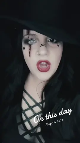 I used to do some fun TikTok’s lol #onthisday #hexiaoc #vesperaoc #irissiren #occosplay  