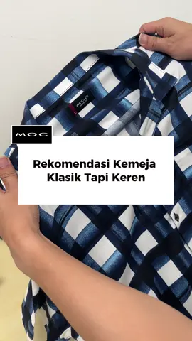 Cari kemeja dengan motif klasik yang tetep bisa tampil keren? ini dia kemeja DANTE navy dari MOC👍🏻 Check out di keranjang kuning sekarang🛒 #kemeja #kemejapria #shirt #menshirt #mocindonesia 