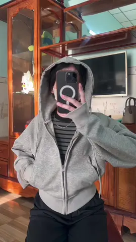 Áo khoác nỉ croptop @Suchin99 #aokhoacni #aokhoacnibong #aokhoacnu #thoitrangtiktok #trending #thinhhanh #xuhuong #viral #đôxinhmoingay #suchin99 