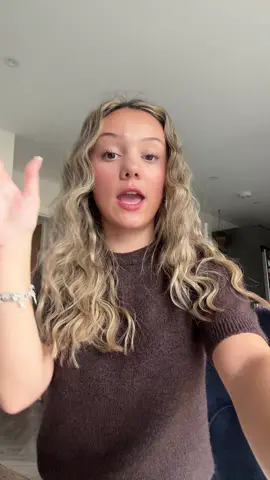 again if you go to my bio i have 2 e-books on how to make money/tiktok content ideas if you want some more in depth tips 🫶🏻 #contentcreator #influencer #howtostartsocialmedia #socialmediajobs 