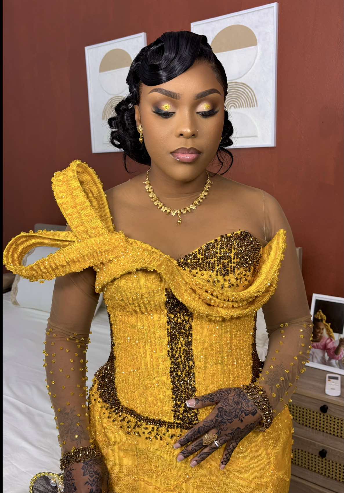 Bride: Nazrah | 📍Dzoumogné🌴 Mise en beauté, pose de wig na Coiffure 💅🏾 #uzuribynahyaa #mayotte976🇾🇹🌴🤣foryoupage #makeuptransformation #fypシ #makeup    