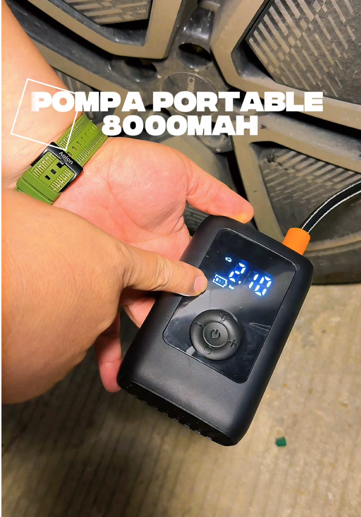 Pompa elektrik portable 8000mAh 🚗⚡ Solusi praktis isi angin ban kapan saja, di mana saja! 🔹 Tekanan hingga 150 PSI 🔹 Baterai jumbo 8000mAh 🔹 Aliran angin >70L/menit 🔹 Cocok untuk ban mobil, motor, sepeda, bola & kasur angin Mini tapi super bertenaga, bikin perjalanan selalu aman & nyaman! 🚀 #pompaelektrikportable #pompabanmini #pompaanginelektrik #hobaba #wibgajian 