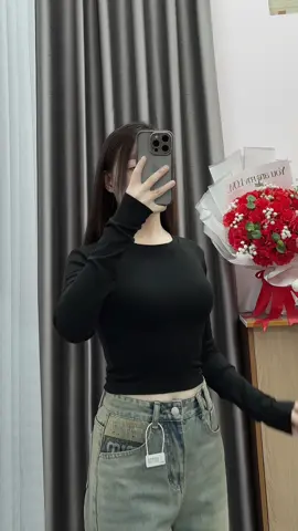 Áo Thun Nữ Croptop Dài Tay #aothunnu #aothundaitay #aothuncroptop #thoitrangnu #xuhuongtiktok 