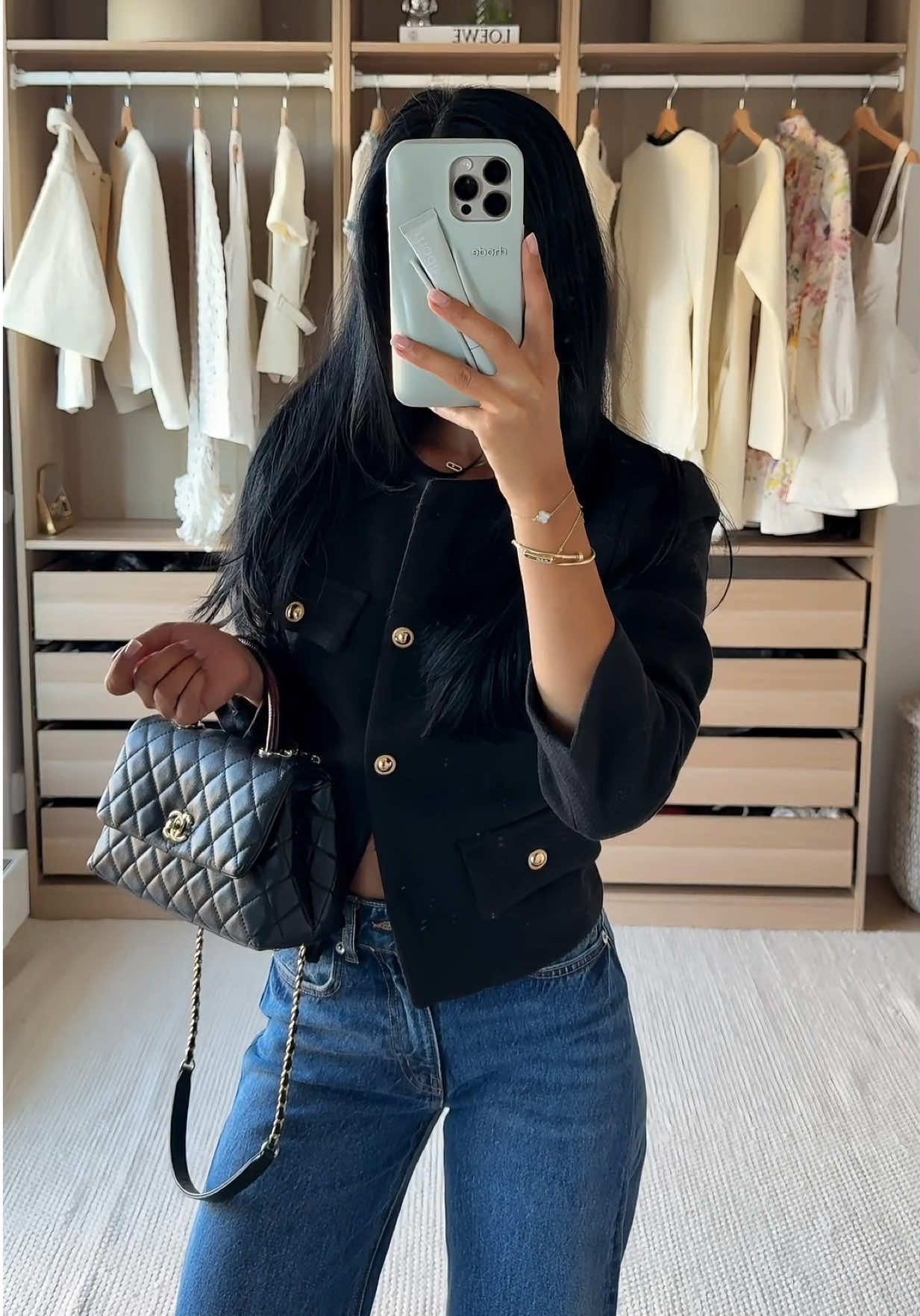 Perfect blazer for any occasion 🤍🖤 @ALESSA® 