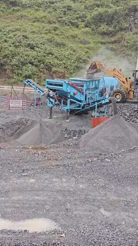 #mobilecrusher #mobilestonecrusher #mobilesandmakingmachine #crusher #sandmakingmachine 