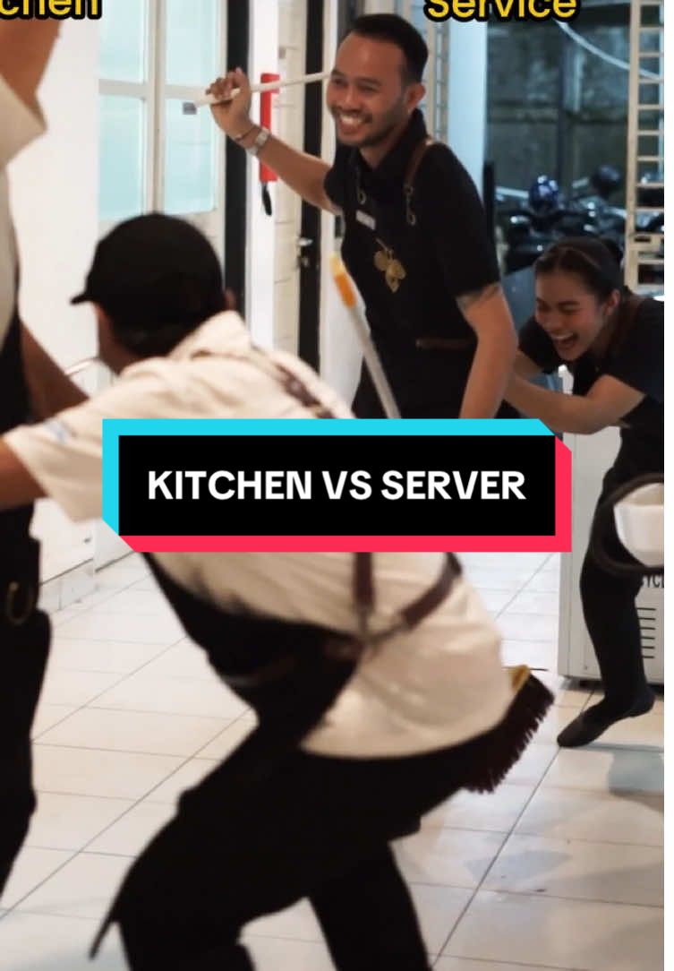 Pasti akan terjadi baku hantam dibelakang layar #balicafe #balirestaurants #fnb #kitchenlife #kitchen 