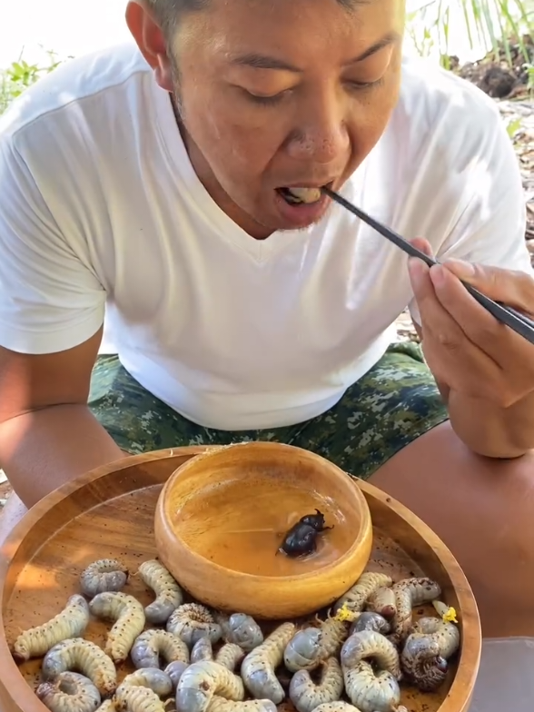 Kain tayo mga idol exotic food 🍱  _trendingreelsvideo _reelsviral _islandlife _reels Romel P Pigon #mukbangvideo #lobster #viral #seafood #viralRomel 