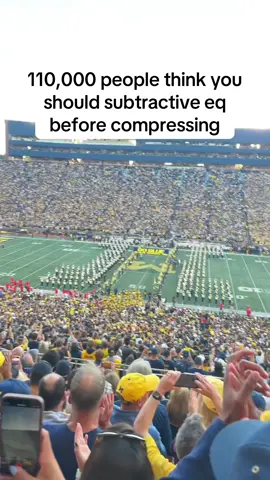 Subtractive eq before compression!!! Go blue!!! Bryce underwood is my king!!!! #logicprox #musicproduction #producertok #producertips #musicproductiontips 