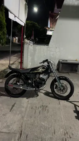 copot lampu depanmu lalu top speed,hanya motor tua