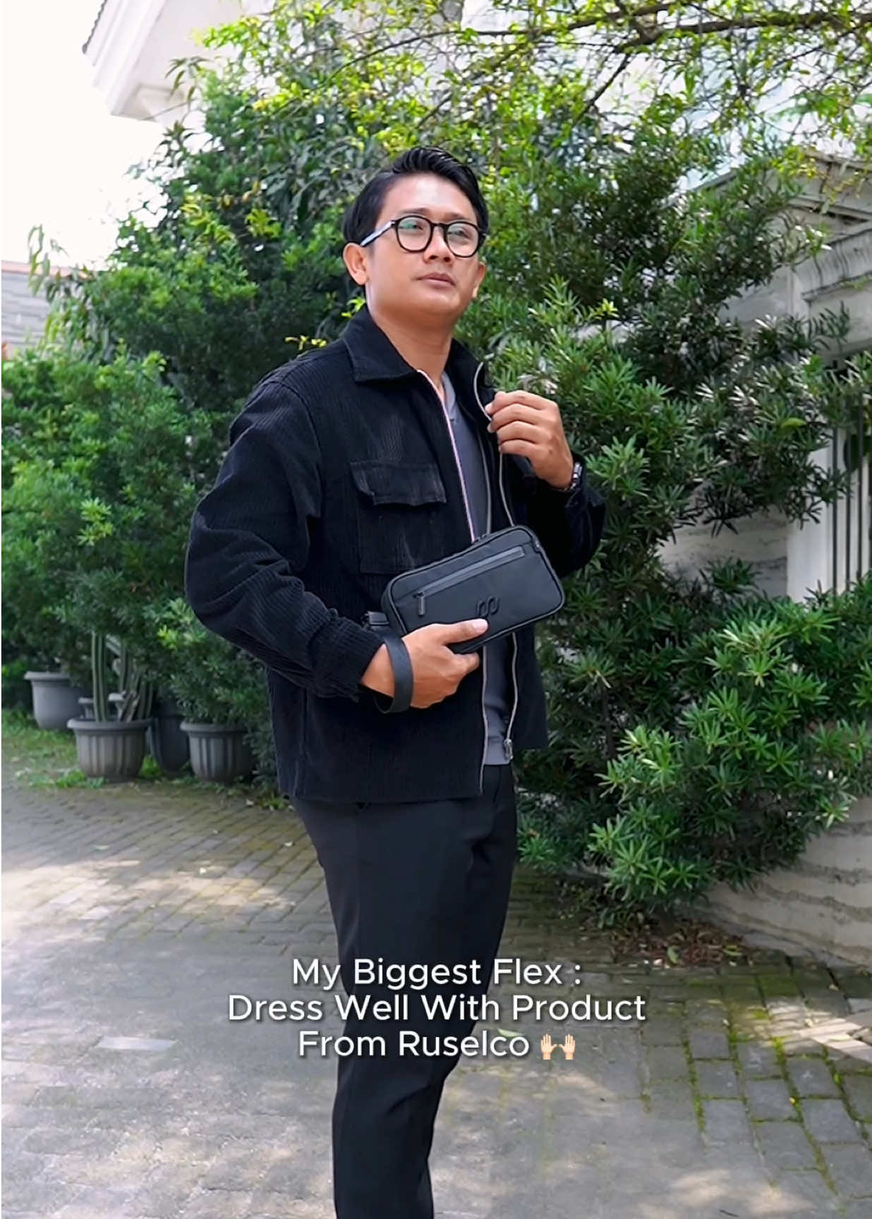 Dress Well With Product From Ruselco!😎 #ruselco #stepupyourstyle #handbag #clutchbag 