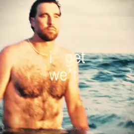 tears run down my thighs 🫦 #traviskelce #tayvis #kelce #fyp #taylorswift 