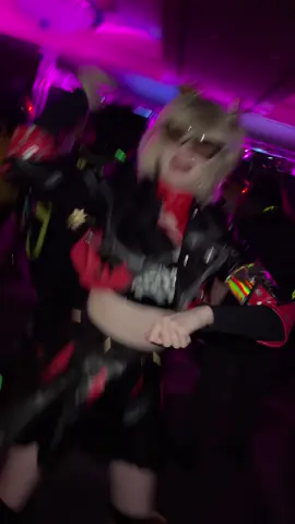Obligatory Burnice dance.. #zzz #zenlesszonezero #burnice #burnicewhite #sabotencon 