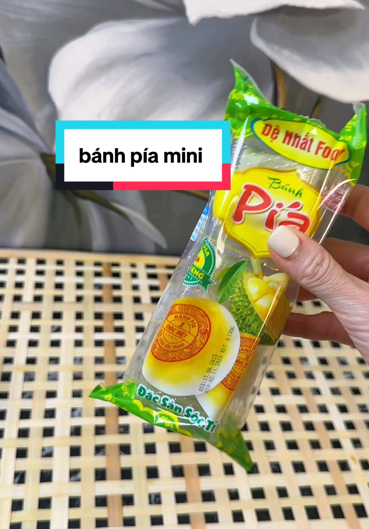 Bánh pía mini có đủ vị luôn nè mấy bà săn thử nha #duyenoioi #food #ancungtiktok #reviewfood #banhpiamini 