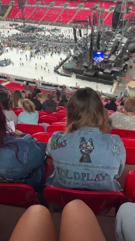 i put my phone away after this i promise ✋ Coldplay at wembley 30/08/2025 @coldplay #wembleystadium #coldplay #concert 