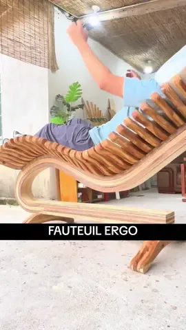 Un fauteuil ergonomique en bois, ça vous intéresse ? #DIY #diyhomedecor #diycraft #diyproject #woodworking 