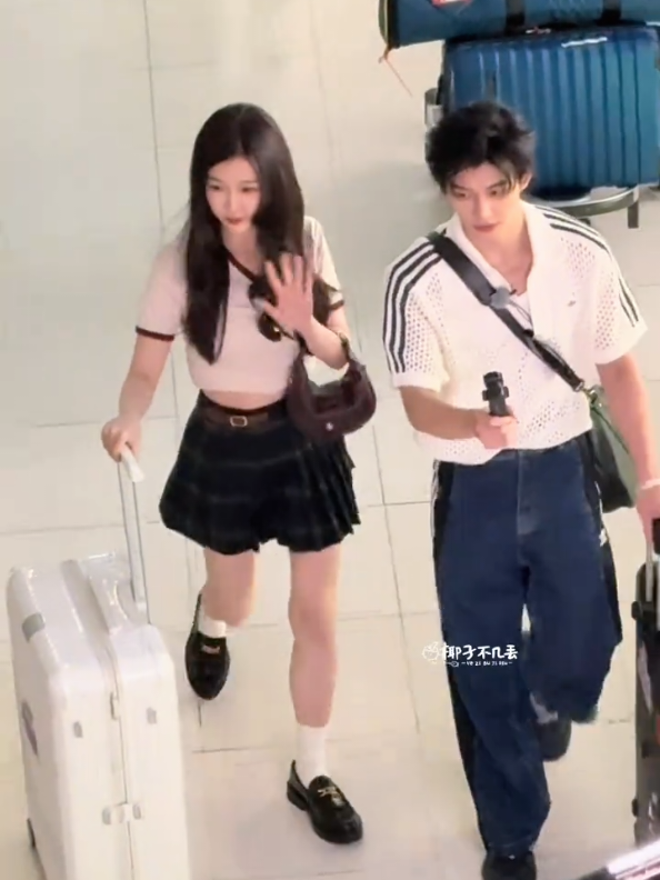 Lịch là quay từ 1/9-5/9 nhưng 31/8 là bắt đầu lun #nguthuhan #yushuxin #estheryu #虔书欣 #hadu #heyu #何与 
