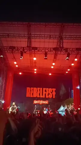 ykrebelfest aku pulang mama #romithejahats #superiot #lukanegara #rebelfest  #punkrock 
