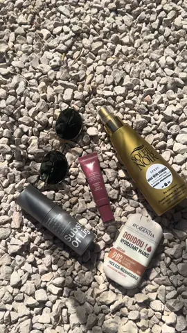 ☀️ Glow + hydratation + protection = ma skin prep du moment ✨ Avec : 	•	Substance of Light – TRUE FILTER™ Mist 	•	Laneige Lip Serum “Cinnamon Sugar” 	•	Soleil Noir – Huile Sèche Vitaminée SPF 15 	•	Cadentia – Spray Mains à l’Argan Ready to shine ✨💋🌿 #BeautyTok #GlowRoutine #MakeupPrep