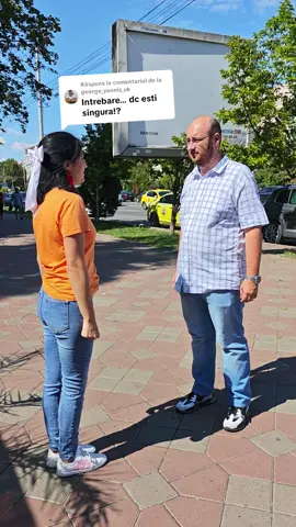 Ca răspuns pentru @george_yannis_uk N-avea cine să ne filmeze pe amândoi, așa că soțul a rămas în spatele camerei. 🤣 De asta sunt singură! #iasi #portiadecitit #intrebarisiraspunsuri #pamflet 