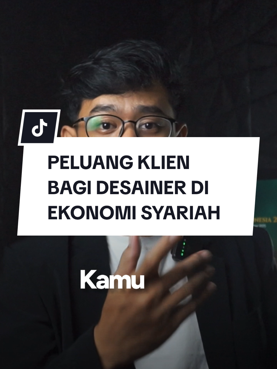 Ekonomi syariah adalah sistem ekonomi yang didasarkan pada nilai-nilai Islam seperti Al-Qur’an, Sunnah, Hadits, Ijma’, dan Qiyas. Sistem ini menekankan keadilan sosial, pelarangan riba (bunga), dan kegiatan ekonomi yang halal serta etis. Tujuannya adalah mewujudkan kehidupan ekonomi yang lebih sejahtera dan berkeadilan melalui prinsip seperti pembagian hasil, larangan riba, dan pemerataan kekayaan secara sosial. Ini berdampak positif bagi para pelaku ekonomi kreatif seperti desainer. Karna bagaimana pun juga di era medsos ini, semua bisnis baru pasti membutuhkan branding untuk bisnis mereka. Itu menjadi peluang besar bagi kalian para desainer loh. Jangan sampai kelewatan akan momen ini ya, ingat ekonomi syariah salah satu sistem ekonomi masa depan. ___ Oh ya btw lagi ada acara festival ekonomi syariah nih di Ayani Mega Mall Pontianak. Besok hari terakhir lo, jangan lupa hadir ya sanak semua!😼 @isef.id @bank_indonesia_kalbar #ekonomisyariah #ekonomi #syariah #industrikreatif #desainergrafis  # halalbisnis