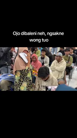 Orang tua itu selalu sayang sama anak, jadi jangan buat orang tua bersedih. Kejadian Di Polda Jateng.