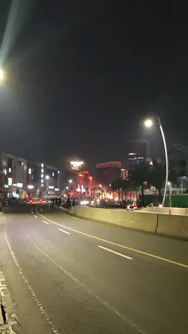 buat rekan rekan hindari dulu jalan ke Sumarecon & jalan pangjay (Kalibaru) sebaiknya di hindari dulu, kondisi lagi tidak kondusif 🙏#polresmetrobekasi #demokrasi #cepatpulihindonesiaku 