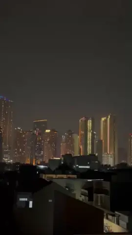indahnya jakarta di malam hari 🌌#fypシ゚viral #manggaraistory😊_nttpride #jakarta 